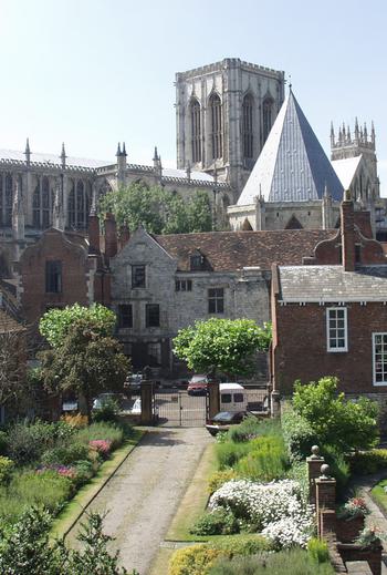 869297 C4 4 A58 49 EA 8162 41 FEBDD2 DE09 781742002