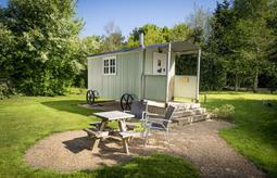 White Rose Awards Snug Huts 1821915